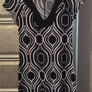 Sweet Storm White and Black Sheath Mini Dress with Flutter Sleeves for Night Out